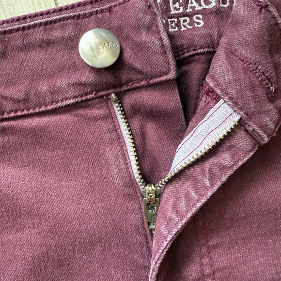 American Eagle High Rise Shortie Super Stretch Shorts in Burgundy Women’s Size 8 - Picture 3 of 9